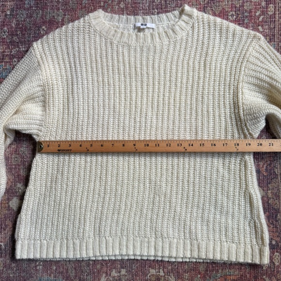 Uni Qlo Wool Mohair Acrylic Blend Cozy Cream Sweater Women’s medium - Picture 3 of 12